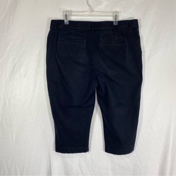 St.John’s Bay Black Cropped Capri Pants - Picture 5 of 9